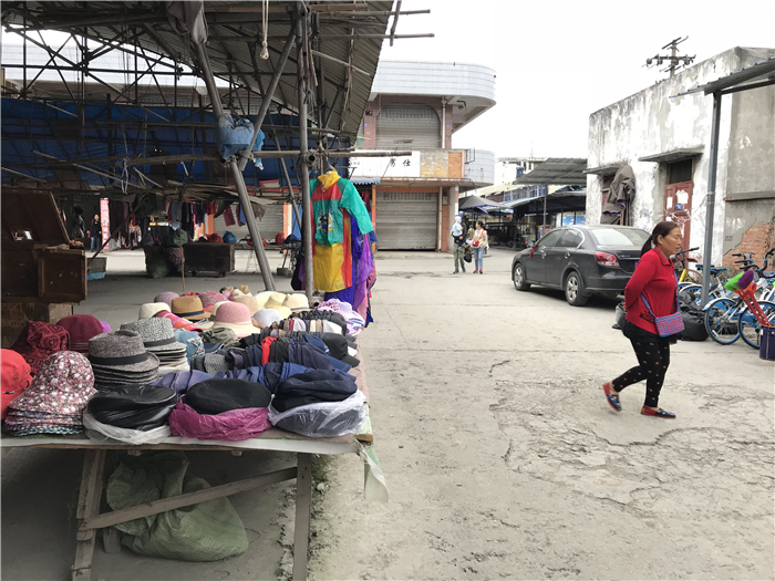 乱逛|曾经我总是跟着大人赶犀浦