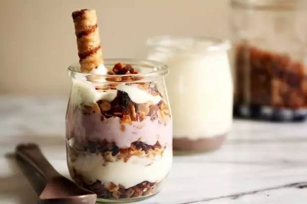 酸奶和面粉怎么做简单又好吃,让酸奶更好吃