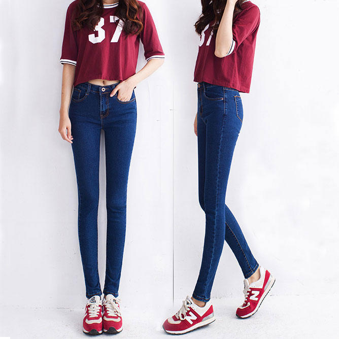 牛仔裤最新款百搭,牛仔裤永不过时的经典