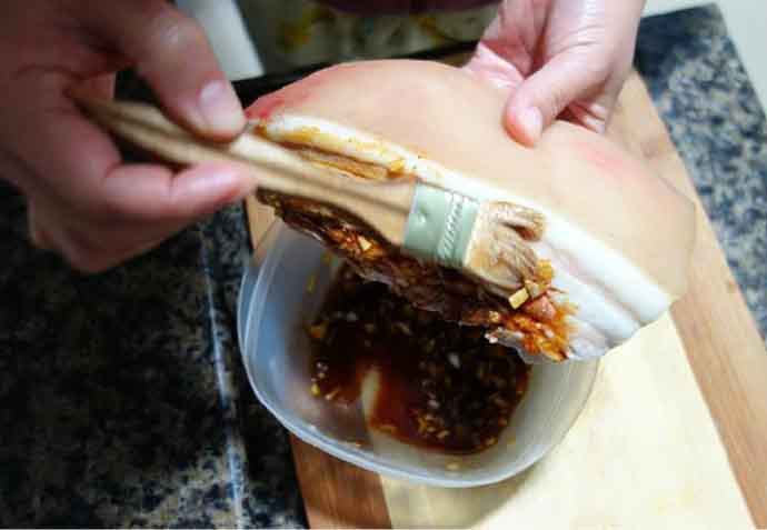 怎么做广式脆皮烧肉,广式脆皮烧肉步骤