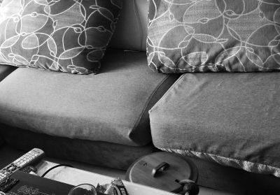 沙发坐久了塌陷教你一招恢复如初,沙发一坐就塌陷有什么好办法