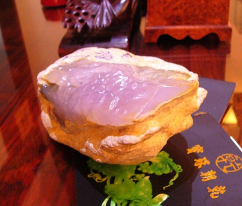 翡翠高货原石欣赏,高货帝王绿翡翠原石欣赏