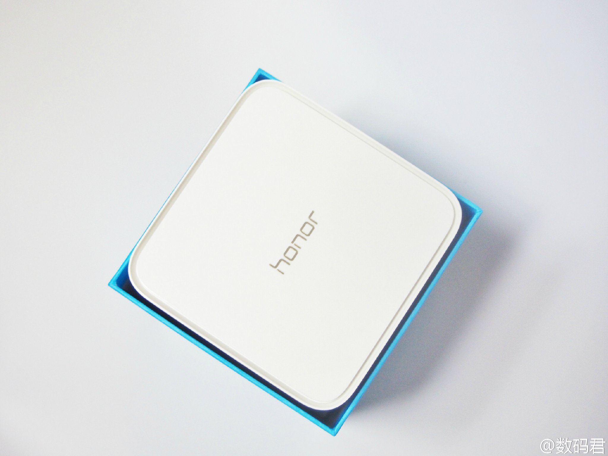 荣耀路由器pro和pro2区别在哪,荣耀路由器标准版测评