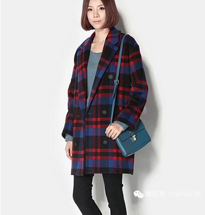 格纹西装配高领毛衣穿出大牌范 (黑色连帽毛衣搭配西装羊绒大衣)