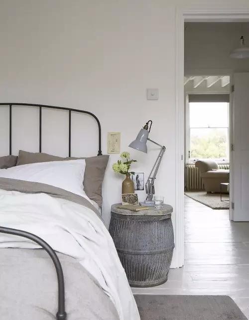 漂亮别致点的床头柜图,最好看的床头柜