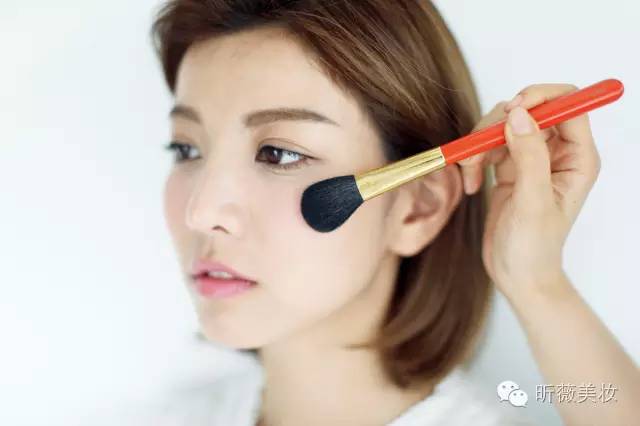 毕业季小清新证件照最佳妆容,毕业证件照妆容与发型