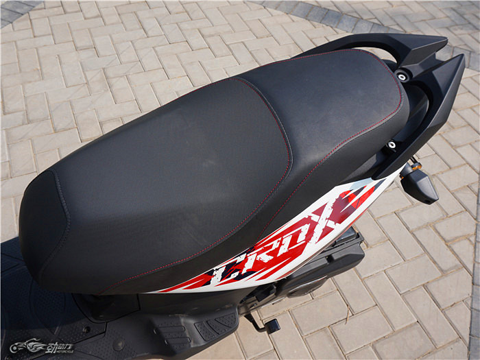 城市通勤利器摩托车,城市穿梭利器的视频