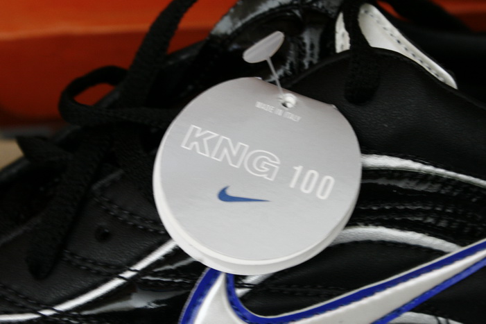 耐克足球鞋刺客纪念款解析,耐克足球鞋刺客进化史