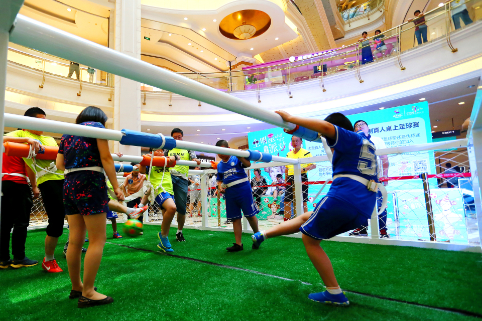 父亲节碰上比赛,父亲节遇上明星足球赛