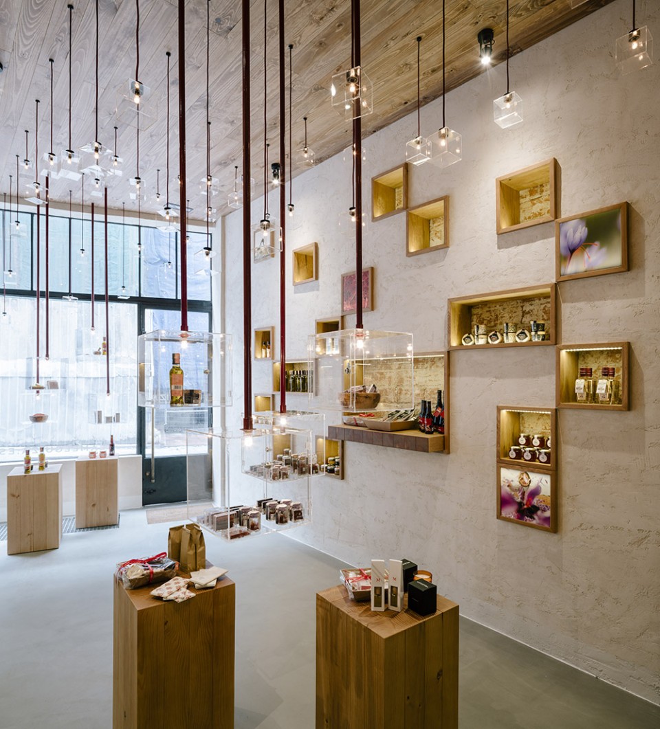 藏红花盒子上面的ssss 是什么意思 (藏红花圆盒子怎么打开)