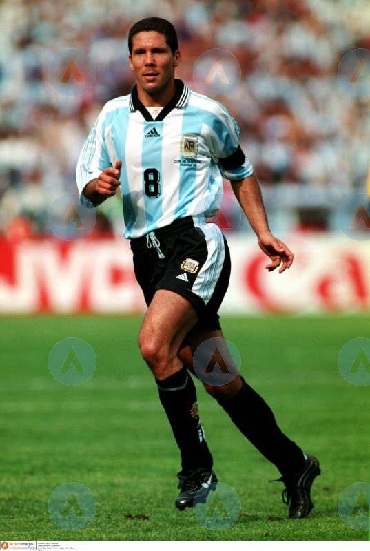 耐克足球鞋刺客纪念款解析,耐克足球鞋刺客进化史