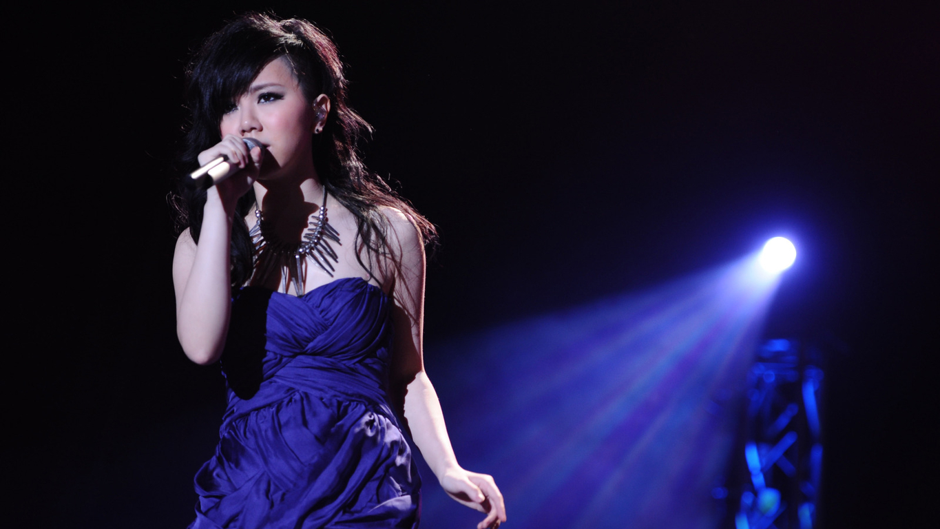 监听耳机的音质和普通耳机的区别,适合监听和听歌的耳机