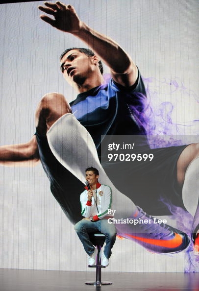 足球鞋nike传奇系列,耐克刺客cr7足球鞋推荐