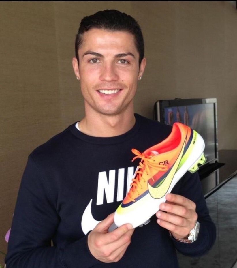 足球鞋nike传奇系列,耐克刺客cr7足球鞋推荐