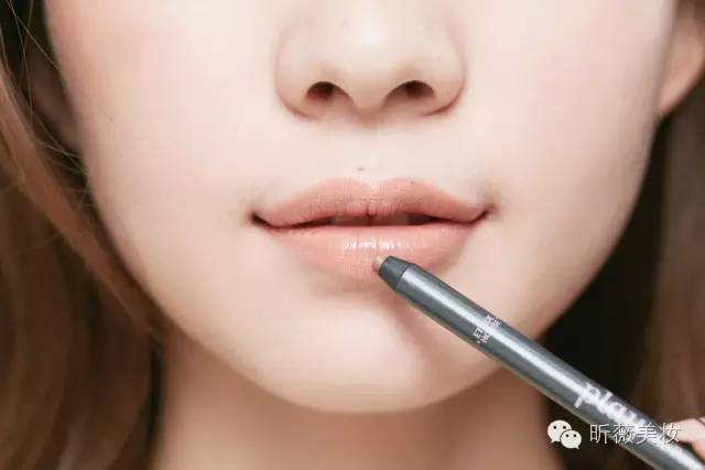 裸色系眼影棒,裸色眼影棒画法