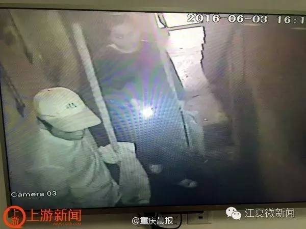 女子被塞进行李箱被救,女子被塞行李箱