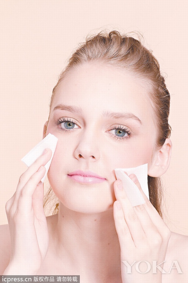 毛孔粗大怎么办改善用什么护肤品,毛孔粗大用什么护肤品收缩毛孔