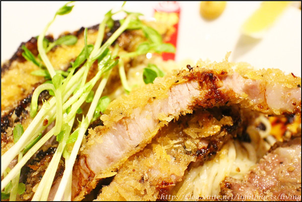 ラーメン凪,Nagi豚骨拉面，猪排配沾面给你消暑超级饱足感