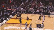 反胯下拉回晃倒防守球员细节,胯下急停拉回运球怎么把人晃倒