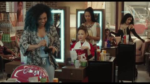 男生爱得要死的美式理发也是女生潮流，不过女生理发师更酷！