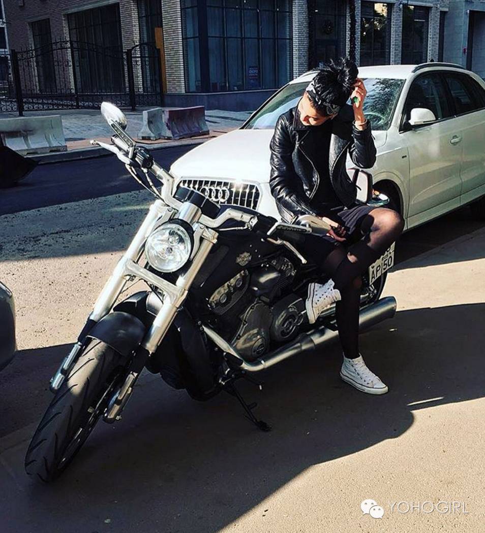 男生爱得要死的美式理发也是女生潮流，不过女生理发师更酷！