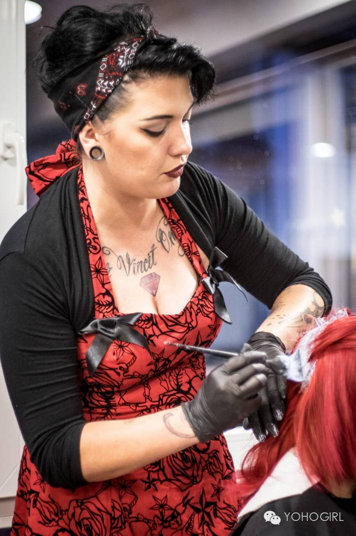 男生爱得要死的美式理发也是女生潮流，不过女生理发师更酷！