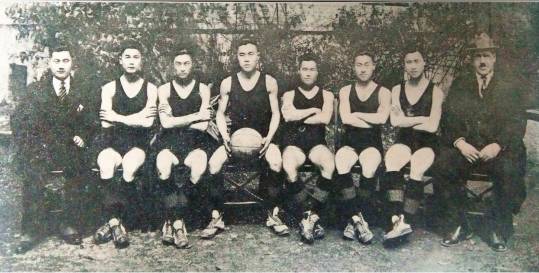 1934|北大楼枫藤未生，犹记毕业季