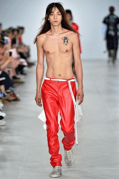 2011伦敦春夏时装周最后一场视频,burberry伦敦时装周2024