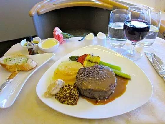 买机票为什么要等航空公司确认,订机票有选大航空公司的必要吗