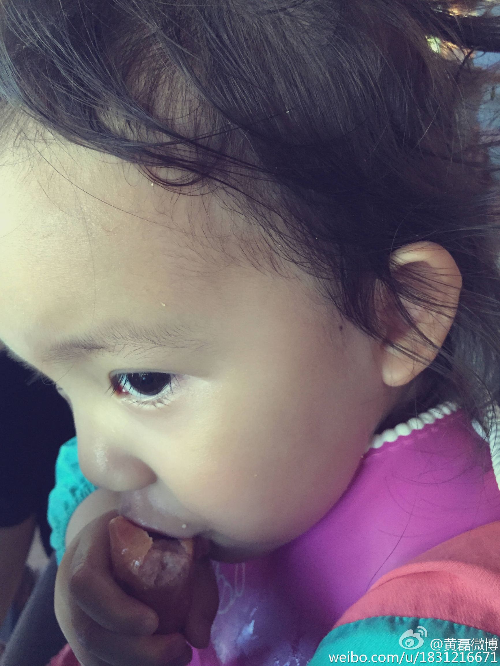 黄磊女儿多多和妹妹妈妈的合照,黄磊多多和多妹