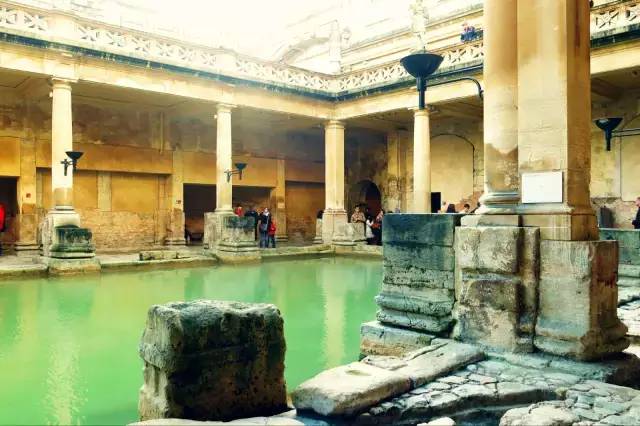 小编写完这条微信就请假去英国了，老板，这是我离英国最近的时刻