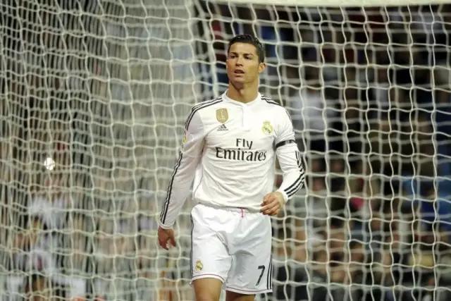 贝尔和c罗两翼齐飞又高又快,贝尔c罗本泽马踢飞点球