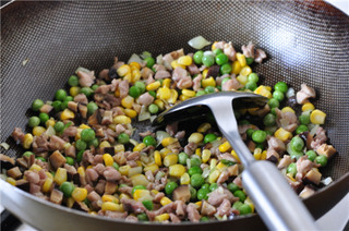 快！拿个大点的盆子，接住我的口水！