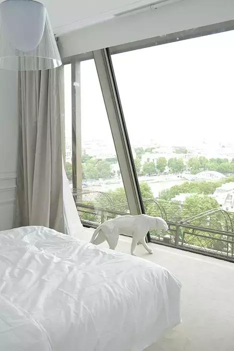 欧洲杯住宿酒店环境,埃菲尔铁塔神秘公寓