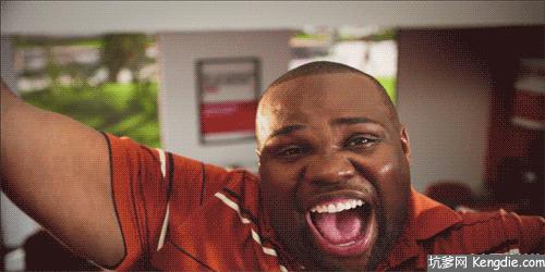 在家熬夜不如去蹦迪,在家熬夜看球的视频