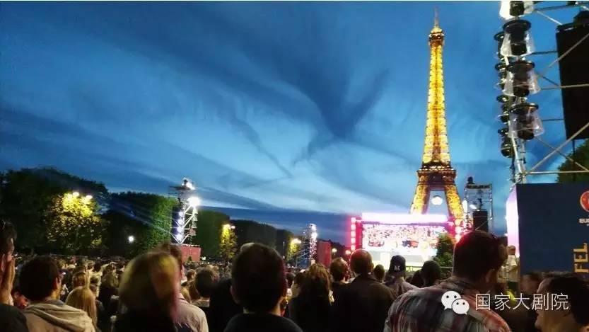 盛夏的狂欢陈冰,夏季的狂欢球迷的足球盛宴