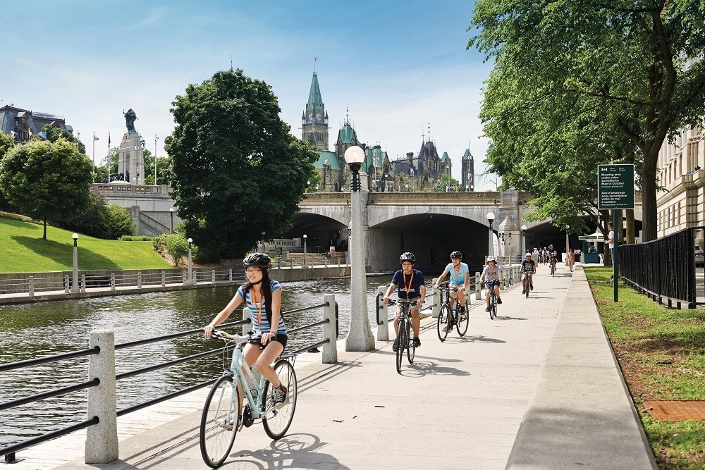 加拿大国庆日特鲁多,canada加拿大国庆日