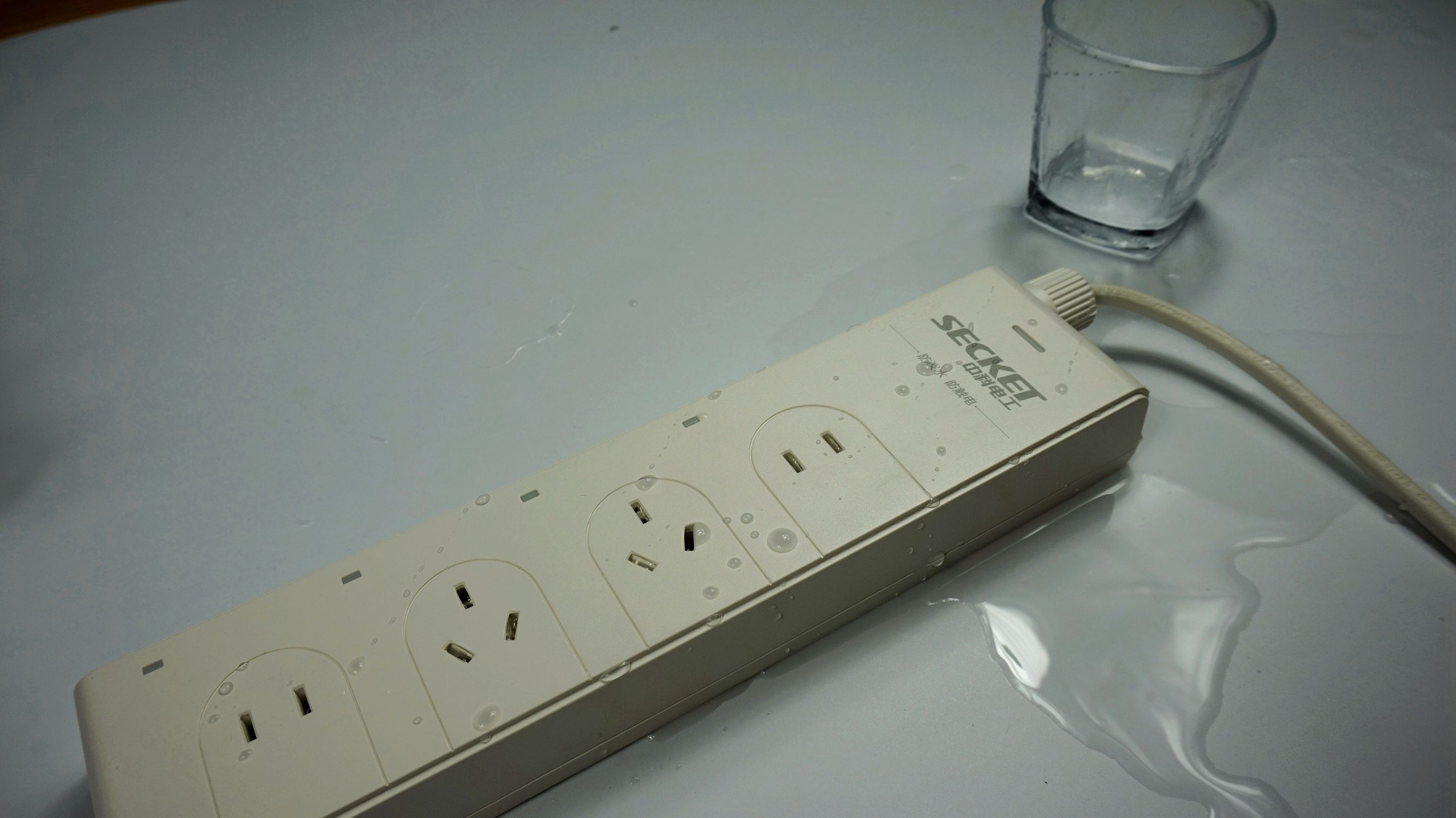 中科电工插板防触电原理,中科电工防水插座安全