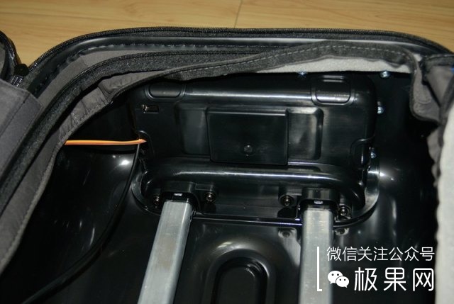 最适合自动行走的旅行箱,自动打开旅行箱