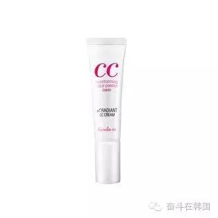 韩国最近很火的化妆品,韩国化妆品哪个牌子抗皱效果最好