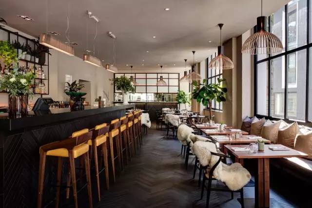 英镑贬值得好快,英镑贬值我们该如何应对