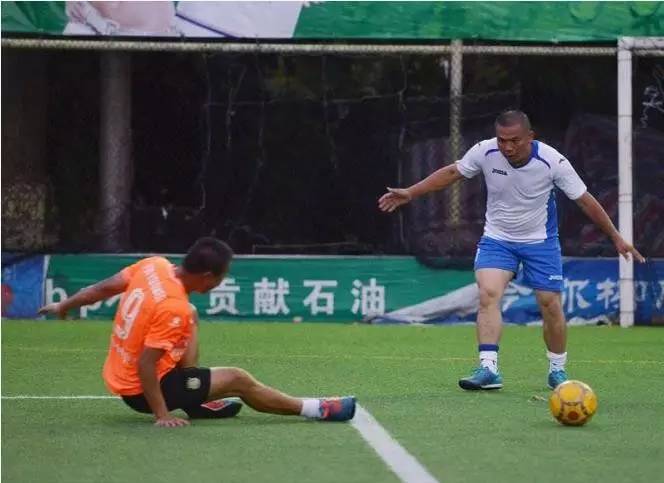 围观强强对战，这场厮杀为什么让30多岁的男人们痛心流泪？