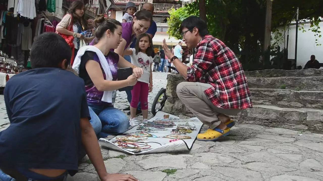 一个陕西汉子花7万元环游地球1圈,还带回一个美国女友!