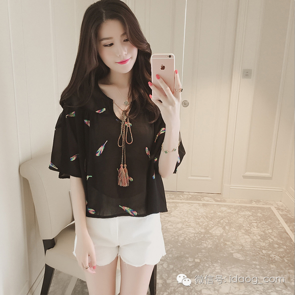 这么美丽的衣服你还在犹豫什么?