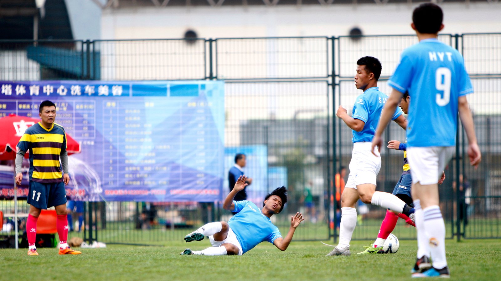 拿生活费转三次车参赛，擂台赛新来的学生军好励志