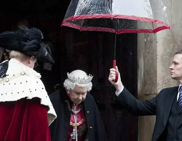 6把烈日下最靠得住的遮阳伞，防止晒成古天乐