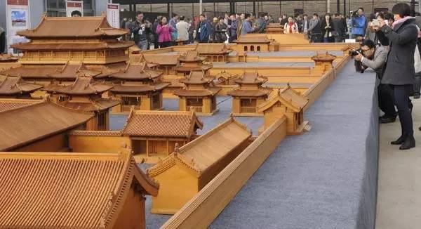 汉代古墓出土现场,汉代古墓中千年不腐的尸体