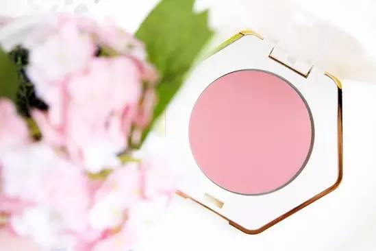 实用贴 | 不仅仅是衣服好 性价比爆炸的HM超值彩妆推荐