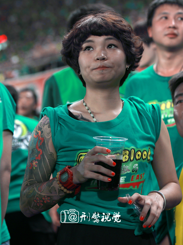 中超联赛纹身,国安啦啦队中超赛场