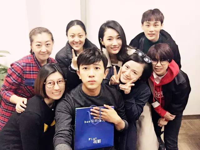 大左：艺人朋友都在喝玩鲜，我就也试试看咯